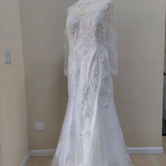 Glow size 20 trumpet mermaid wedding dress. Lace, mesh, appliqué. - Picture 16 of 16